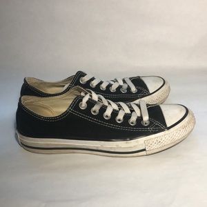 Black converse low tops